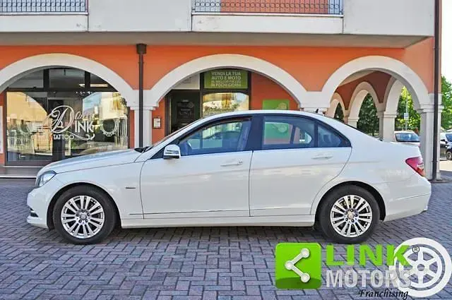 Usata Mercedes C220 Elegance 170 CV (125 kW) 2011 Bianco Berlina