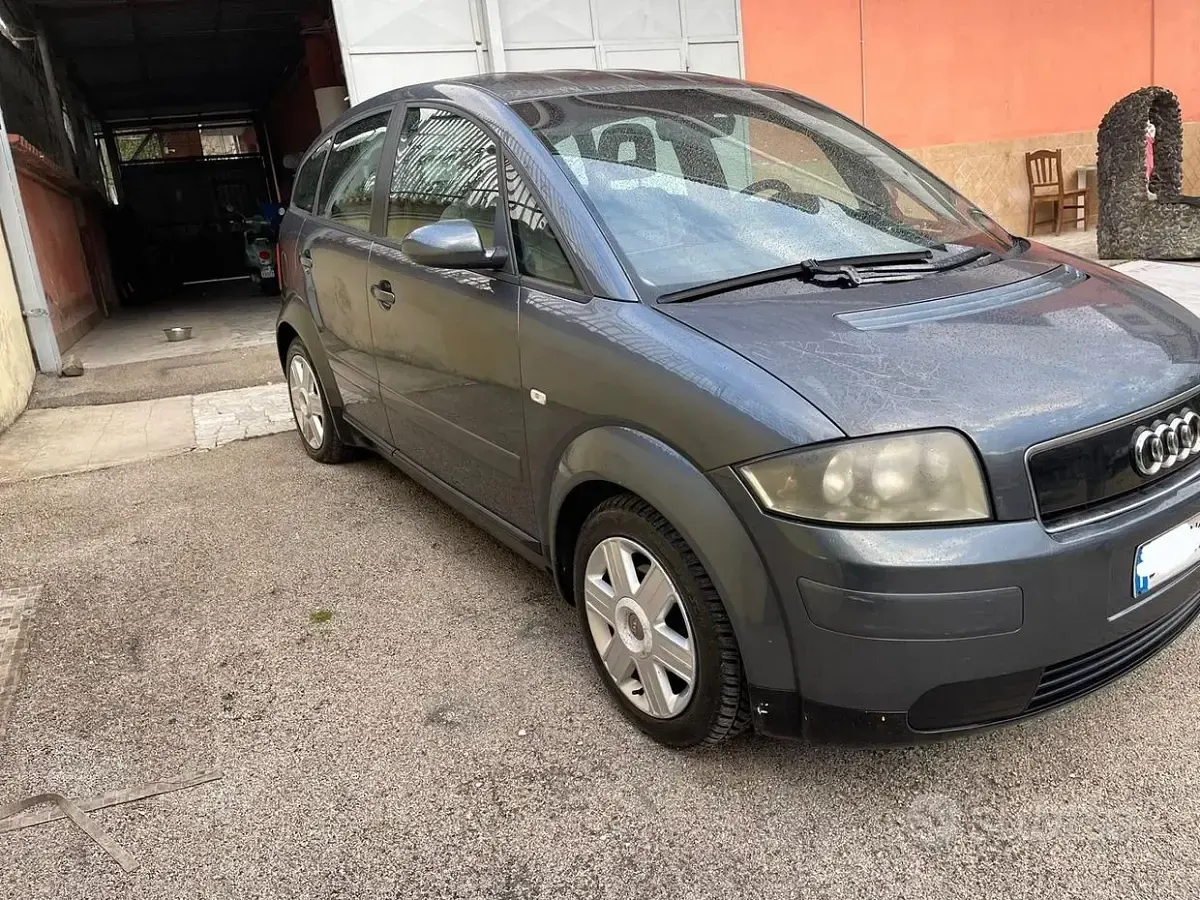 Usata Audi A2 Comfort 75 CV (55 kW) 2003 Grigio Utilitaria