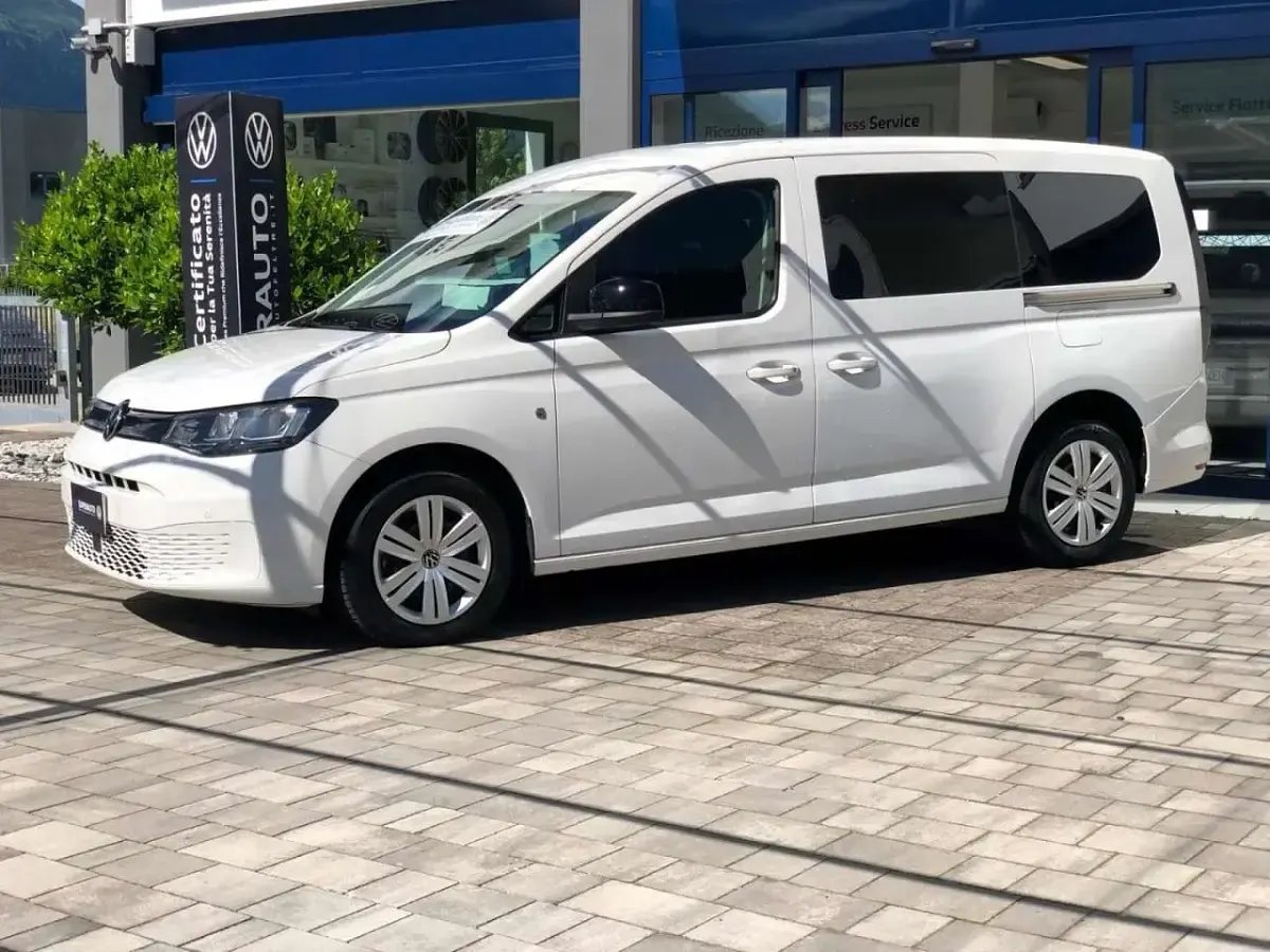 Usata VW Caddy 122 CV (89 kW) 2024 Pure white Monovolume