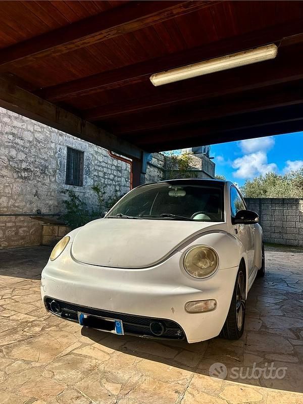 Usata VW New Beetle 105 CV (77 kW) 2005 Bianco Utilitaria