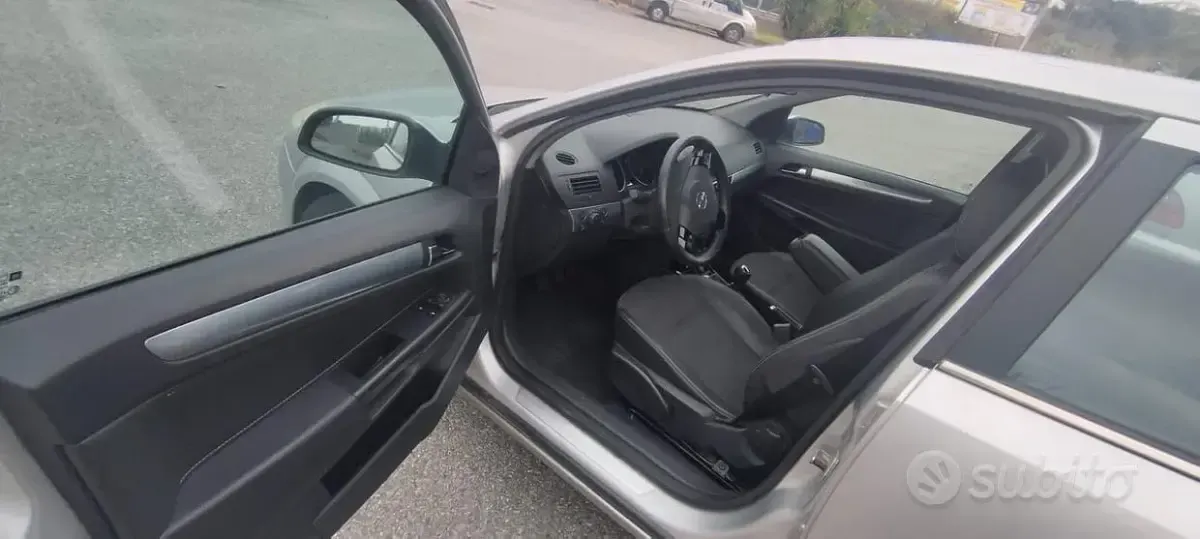 Usata Opel Astra 125 CV (91 kW) 2008 Grigio Berlina