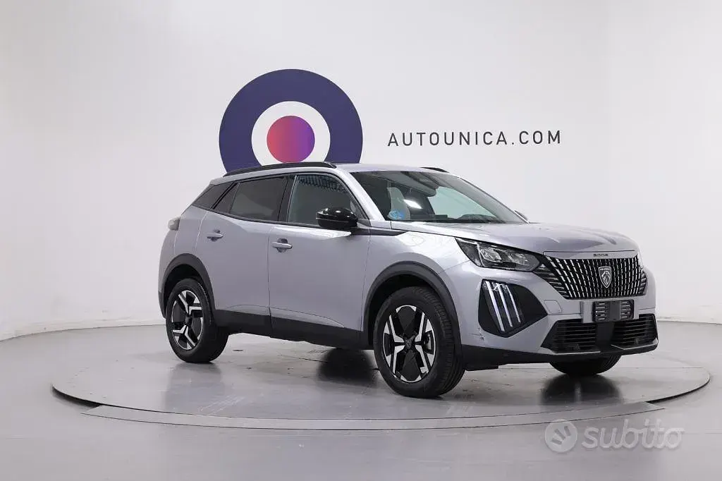 Usata Peugeot 2008 Allure 136 CV (100 kW) 2025 Grigio SUV