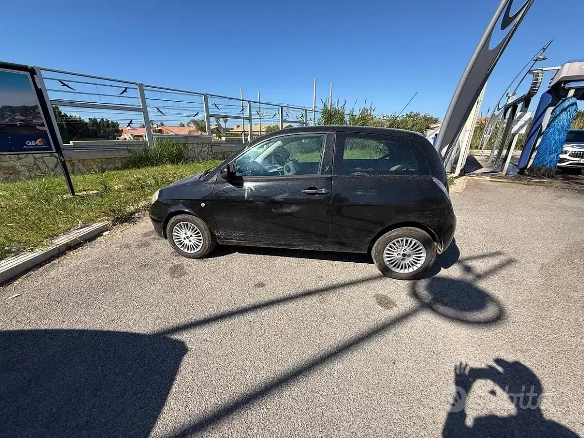 Gebraucht Lancia Ypsilon 60 PS (44 kW) 2009 Schwarz Kleinwagen
