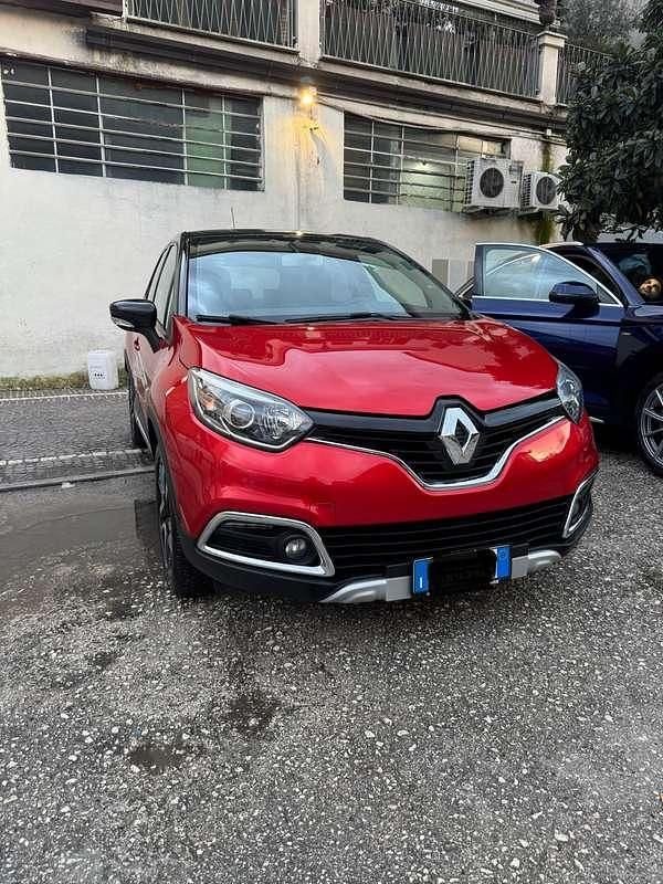 Usata Renault Captur 90 CV (66 kW) 2014 Rosso SUV
