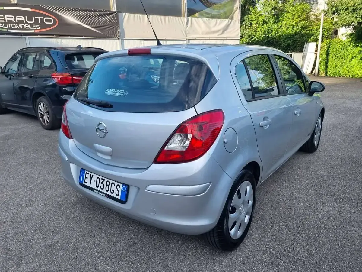 Usata Opel Corsa 86 CV (63 kW) 2015 Argento Utilitaria
