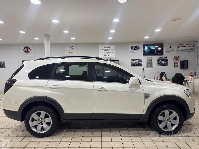 Usata Chevrolet Captiva 126 CV (92 kW) 2016 Grigio SUV