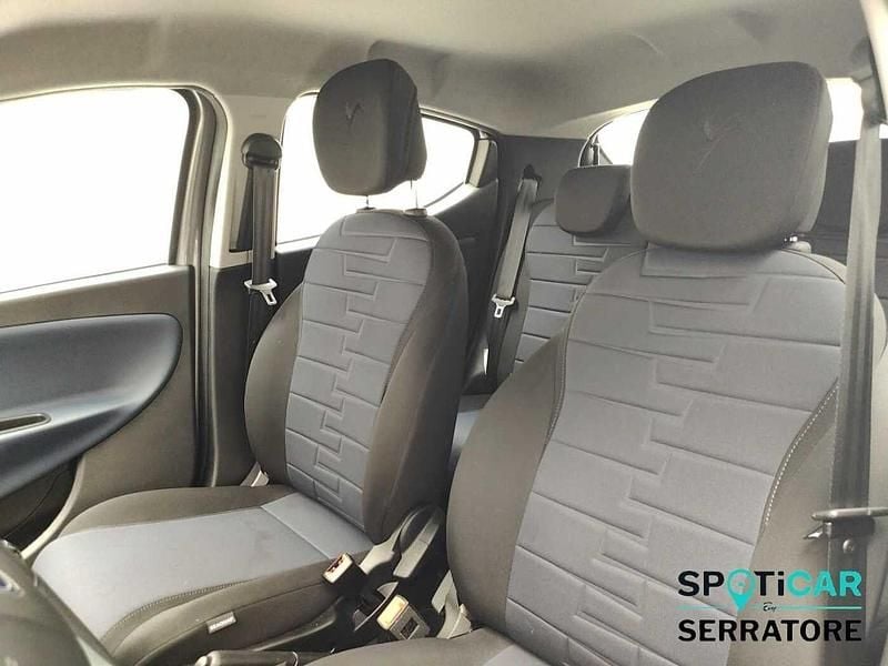 Usata Lancia Ypsilon Gold 70 CV (51 kW) 2024 Grigio Utilitaria