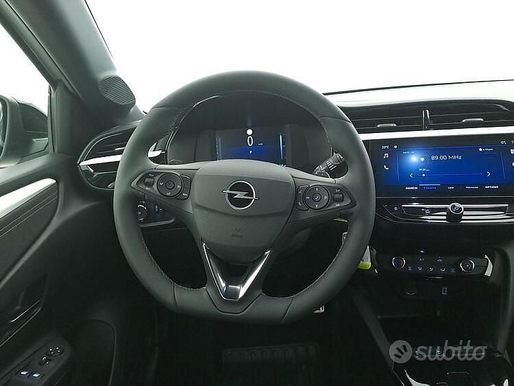 Usata Opel Corsa 101 CV (74 kW) 2025 Argento Berlina