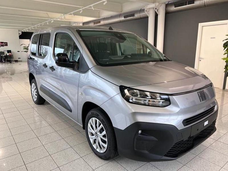 Nuova Fiat Doblò 101 CV (74 kW) 2025 Grigio metallizzato Monovolume