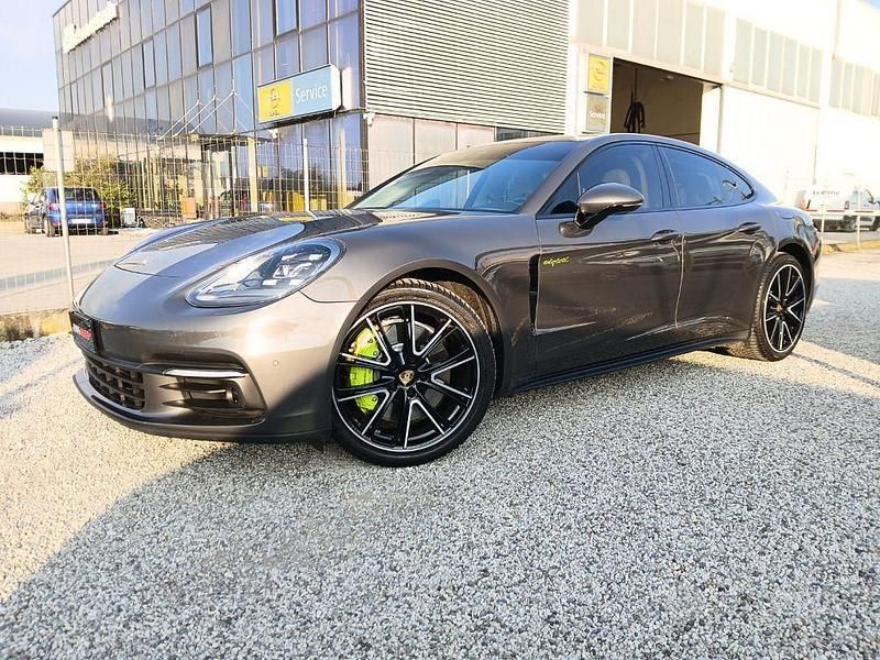 Usata Porsche Panamera 4 E-Hybrid 330 CV (242 kW) 2017 Grigio scuro Utilitaria