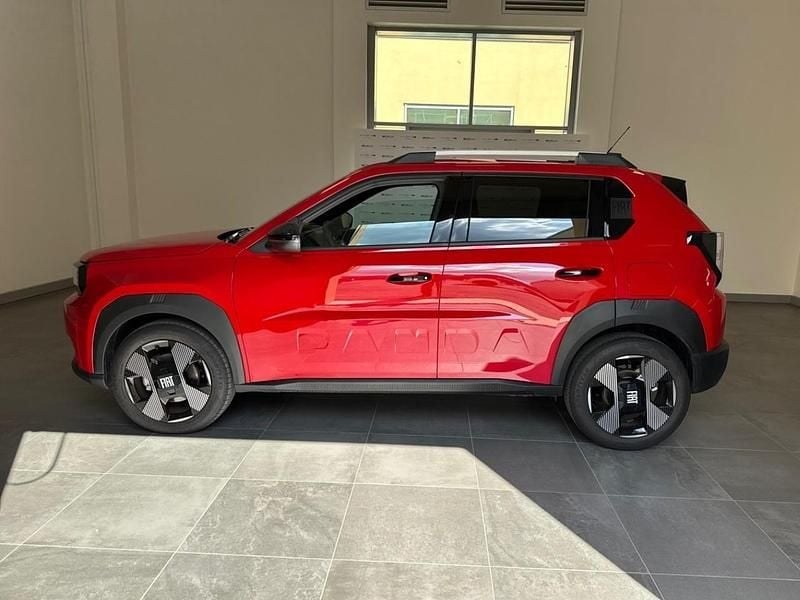 Usata Fiat Grande Panda La Prima 110 CV (80 kW) 2025 Rosso Utilitaria