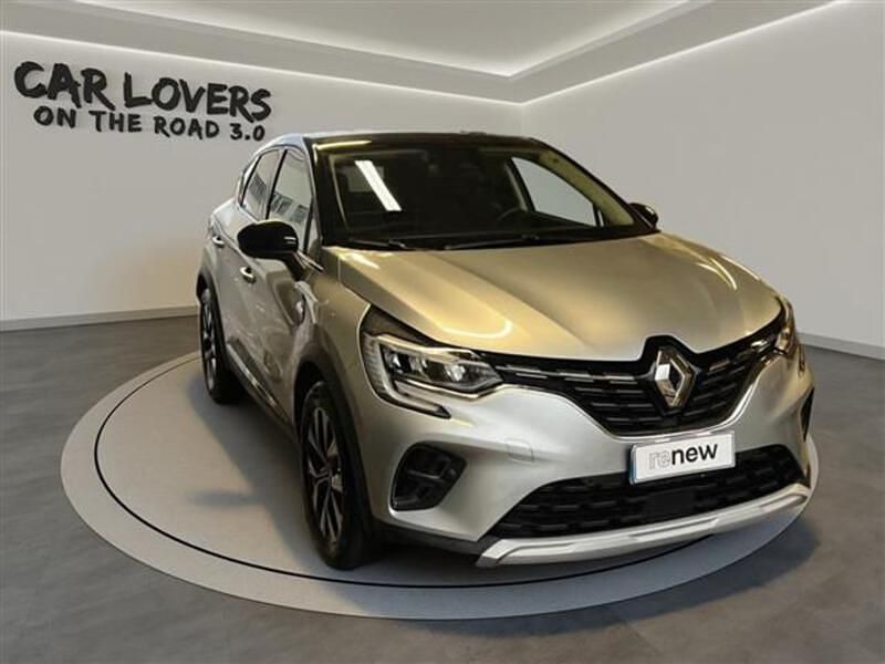 Usata Renault Captur Techno 145 CV (106 kW) 2023 Grigio chiaro SUV