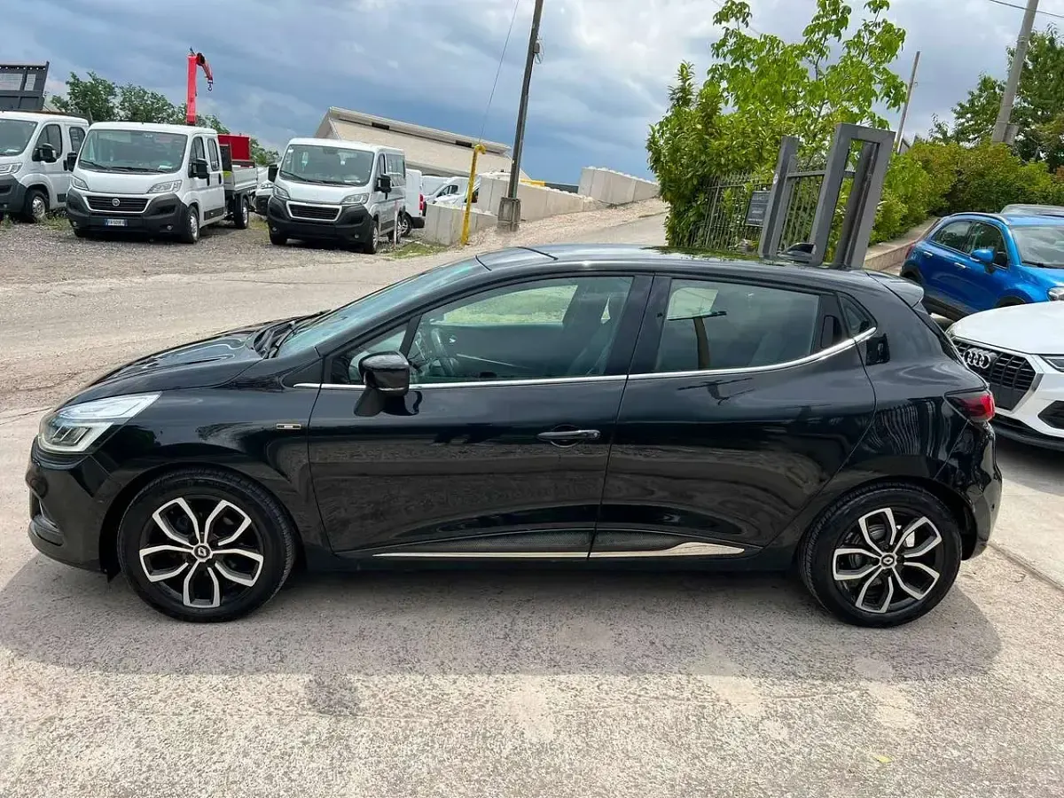 Usata Renault Clio 90 CV (66 kW) 2019 Nero Utilitaria