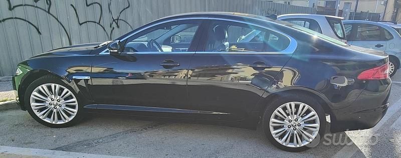 Usata Jaguar XF 200 CV (147 kW) 2013 Blu Berlina