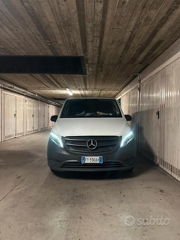Usata 2019 Mercedes Vito Furgone | 15.000 € - Immagine 1/4