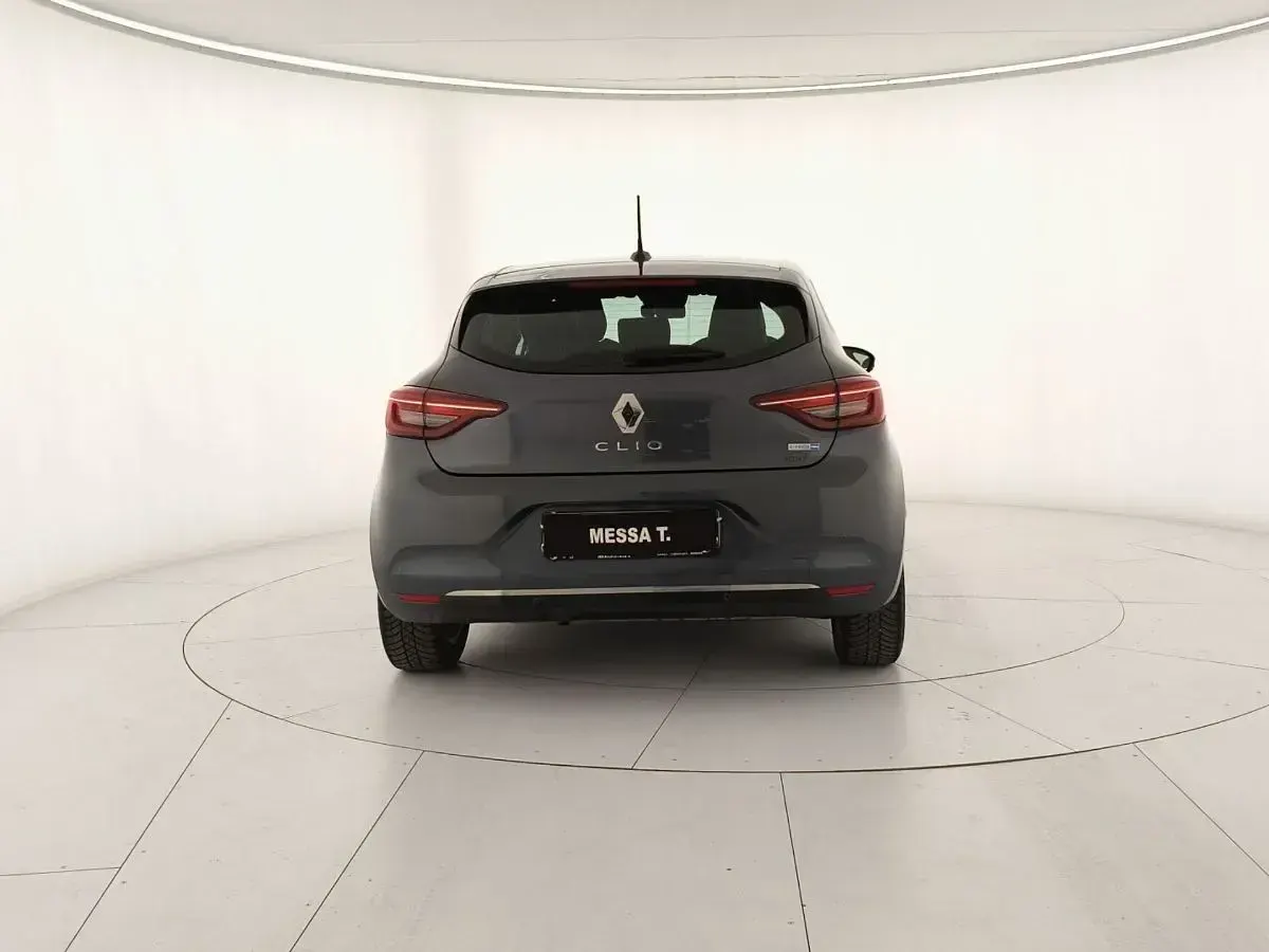 Usata Renault Clio Intens 140 CV (102 kW) 2022 Grigio scuro Utilitaria