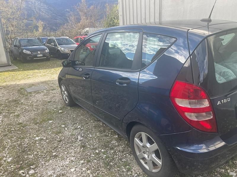 Usata Mercedes A180 Elegance 108 CV (79 kW) 2009 Blu Berlina