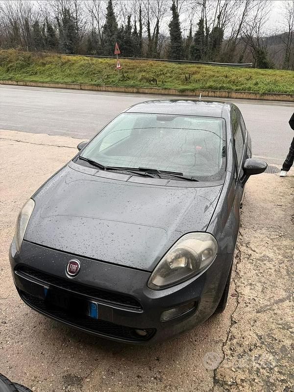 Usata Fiat Grande Punto 75 CV (55 kW) 2014 Grigio Utilitaria