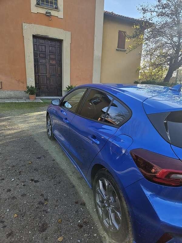 Usata Ford Focus ST-Line 125 CV (91 kW) 2023 Blu/azzurro Berlina