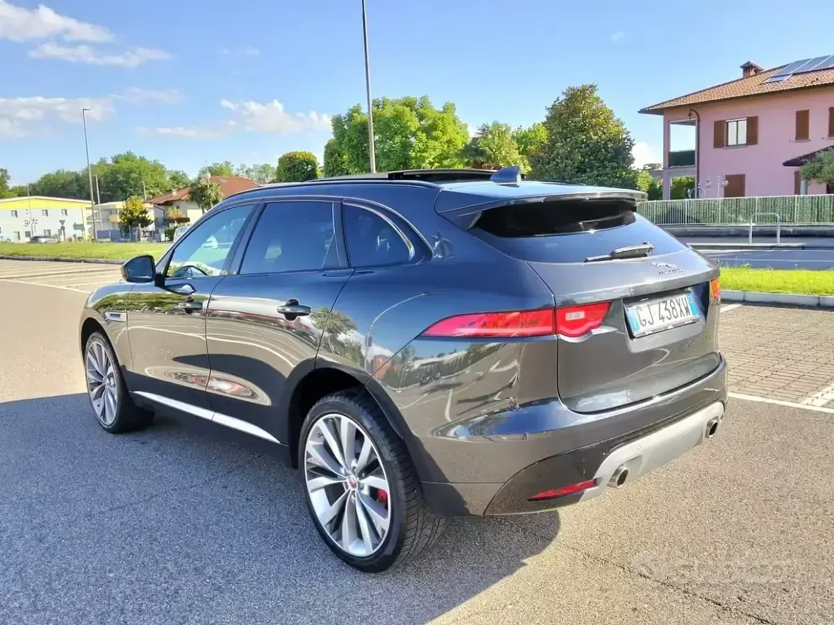 Usata Jaguar F-Pace S 300 CV (220 kW) 2017 Grigio SUV