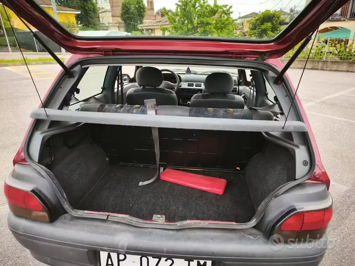 Usata Renault Clio 54 CV (39 kW) 1997 Rosso Utilitaria