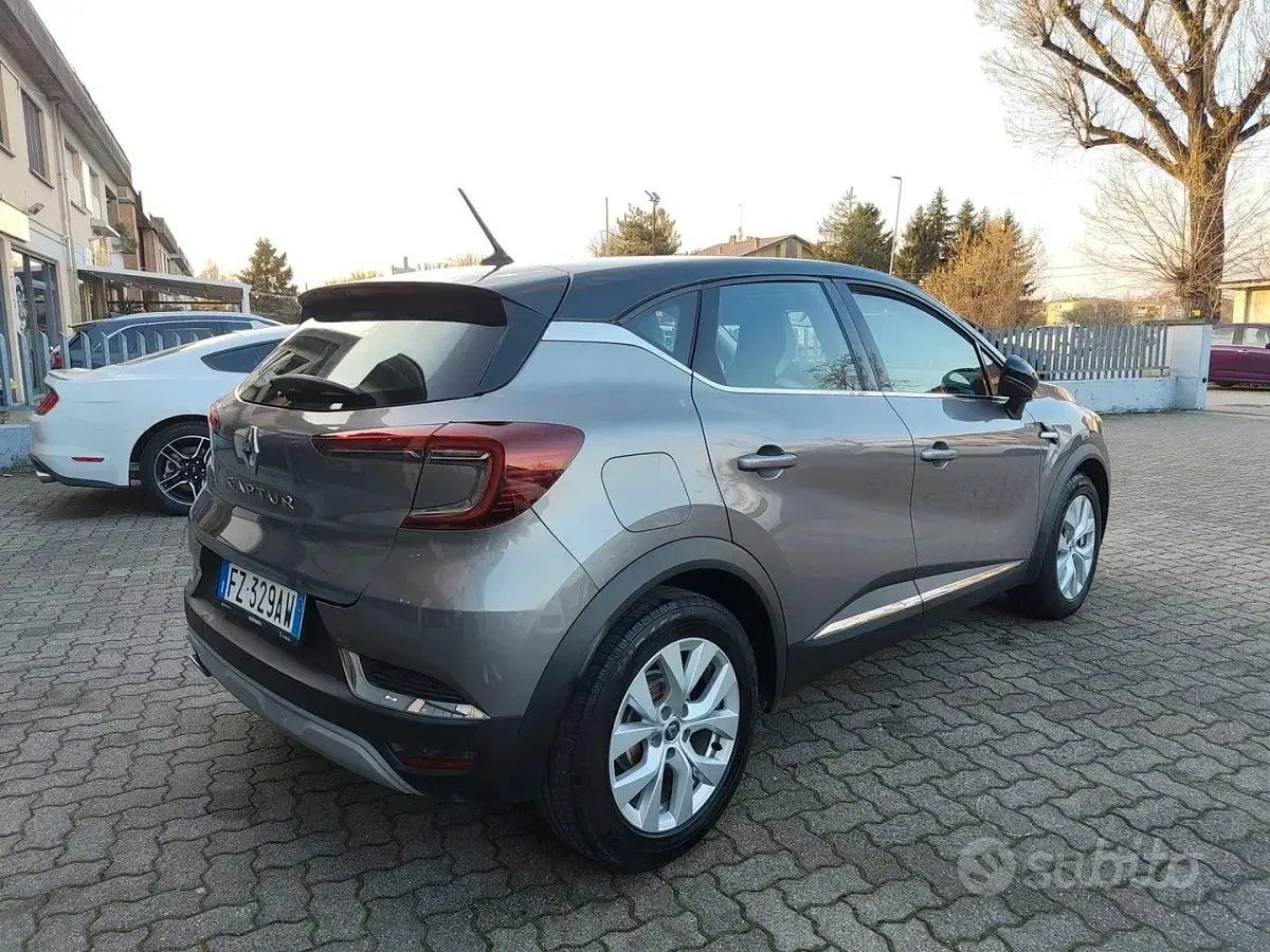 Usata Renault Captur 95 CV (69 kW) 2020 Grigio SUV