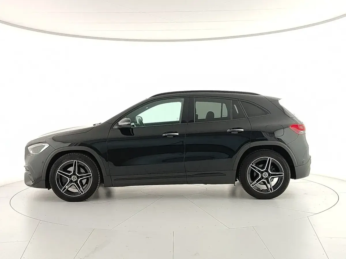 Usata Mercedes GLA200 Premium 150 CV (110 kW) 2022 Nero notte ; SUV