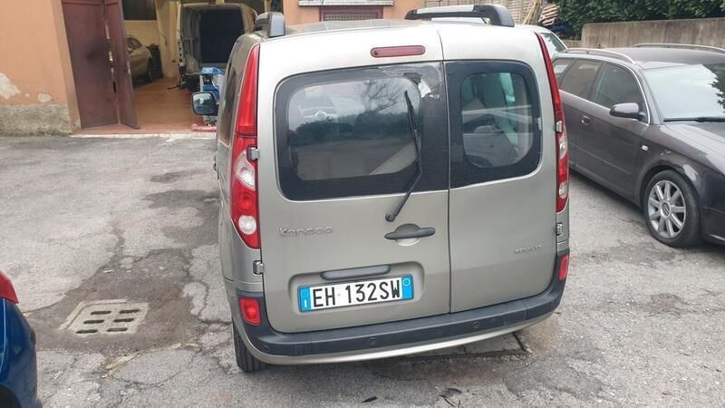 Usata Renault Kangoo 90 CV (66 kW) 2010 Beige Monovolume