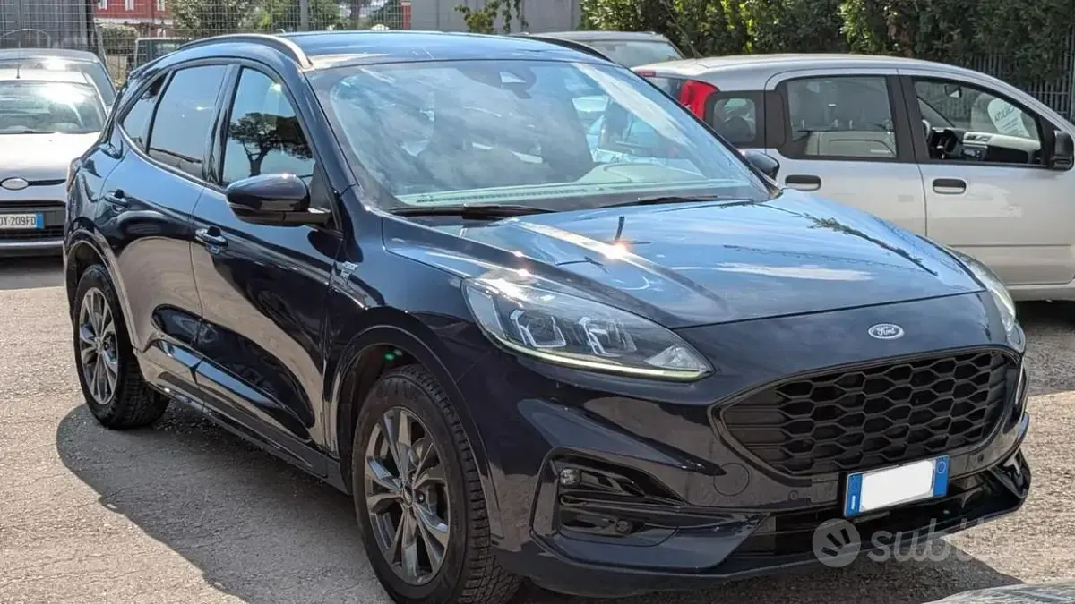 Usata Ford Kuga ST-Line 120 CV (88 kW) 2022 Bluazzurro SUV