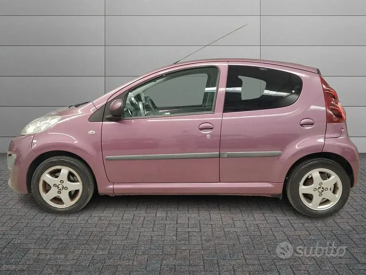 Usata Peugeot 107 Urban Move 68 CV (50 kW) 2012 Rosso Utilitaria