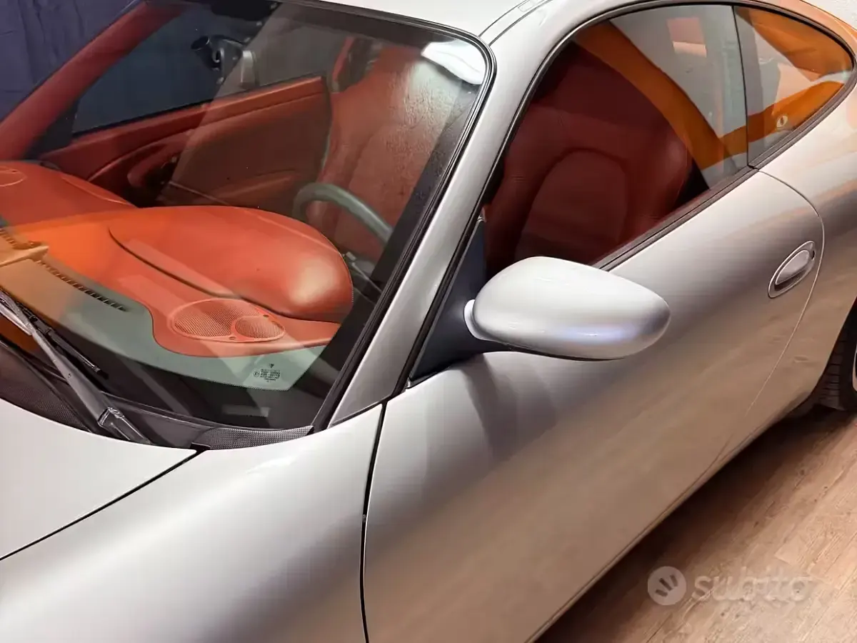 Usata Porsche 996 300 CV (220 kW) 1998 Grigio Coupé