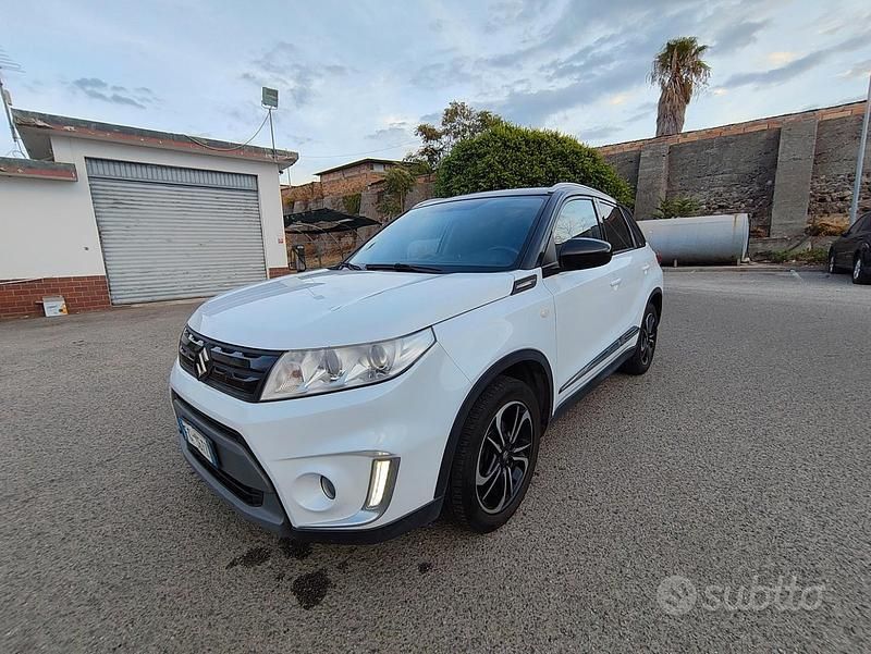 Bianco Usata 2017 Suzuki Vitara SUV | 11.000 € (Buon prezzo) - Immagine 1/4