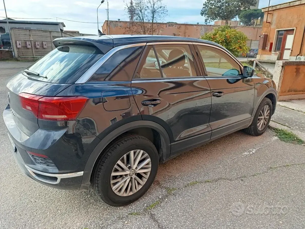 Usata VW T-Roc 116 CV (85 kW) 2020 Nero SUV