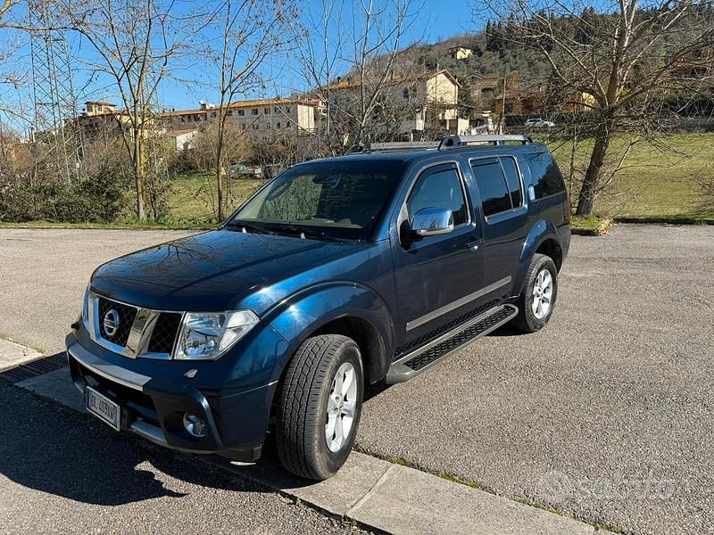 Blu/azzurro Usata 2007 Nissan Pathfinder SUV | 9000 € (Buon prezzo) - Immagine 1/4