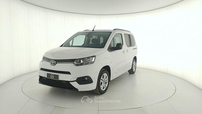 Usata Toyota Proace Lounge 102 CV (75 kW) 2024 Bianco Monovolume