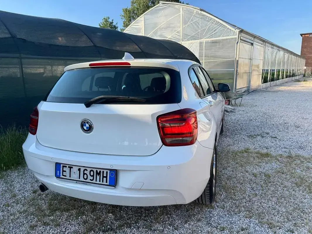 Usata BMW 118 Comfort Edition 143 CV (105 kW) 2013 Bianco Utilitaria