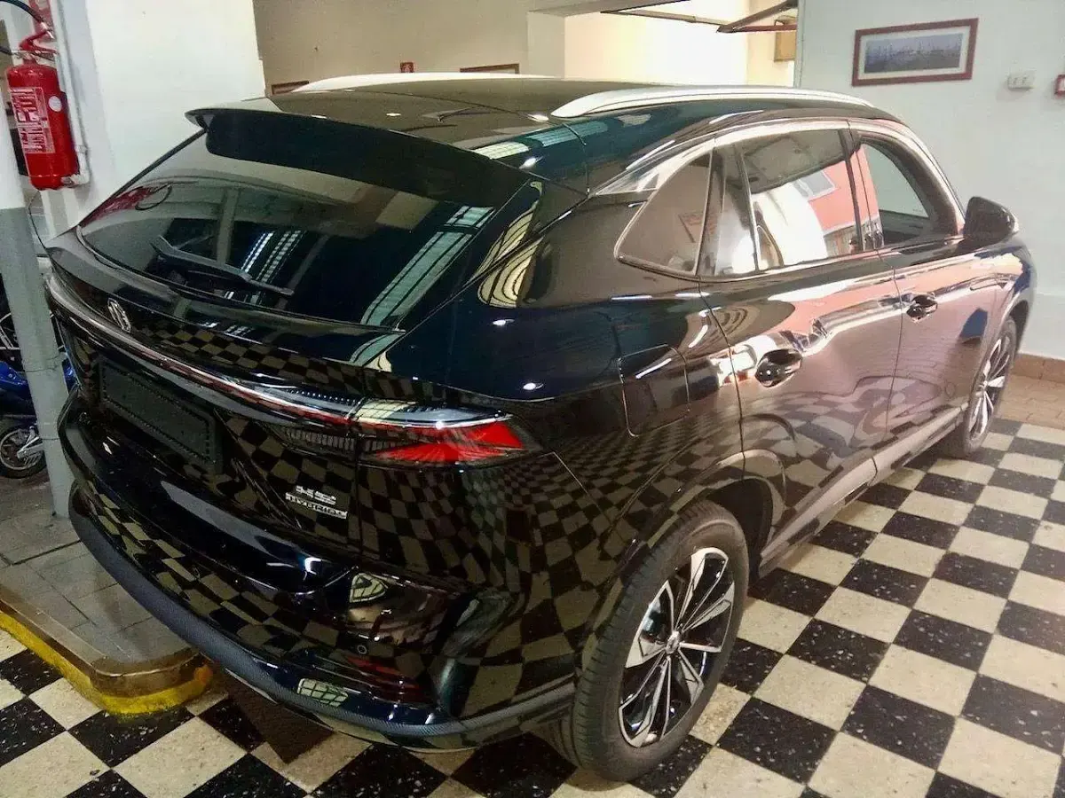 Nuova MG HS Luxury 143 CV (105 kW) 2026 Nero SUV