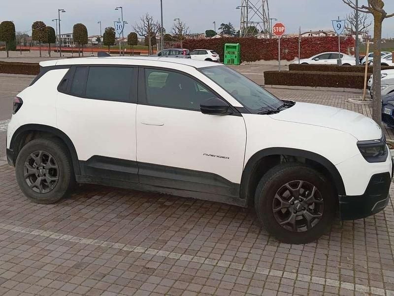 Usata Jeep Avenger Longitude 101 CV (74 kW) 2023 Bianco SUV