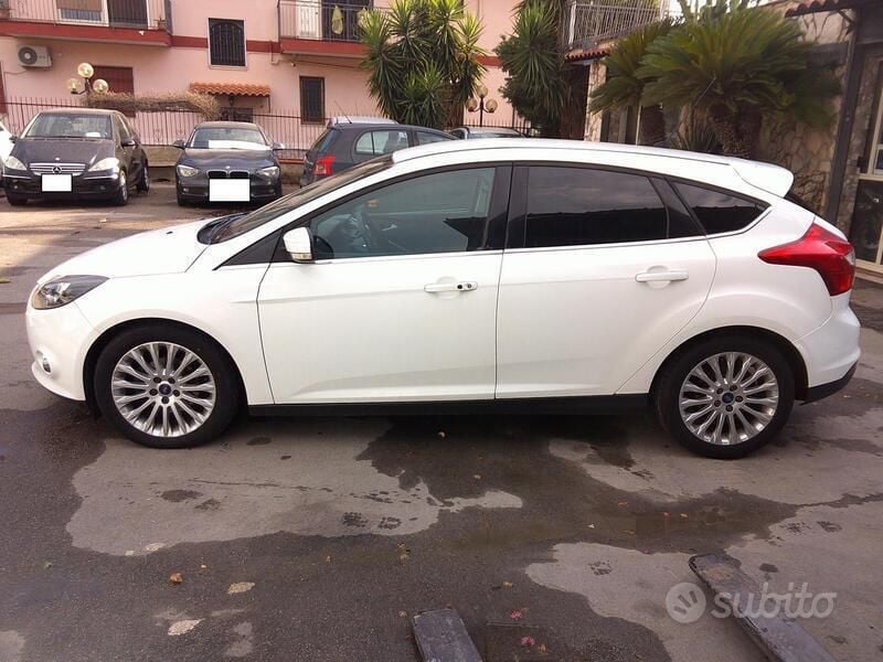 Usata Ford Focus 115 CV (84 kW) 2012 Bianco Berlina