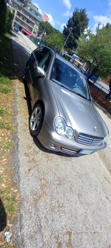 Grigio Usata 2005 Mercedes C200 Station wagon | 3500 € (Buon prezzo) - Immagine 1/4