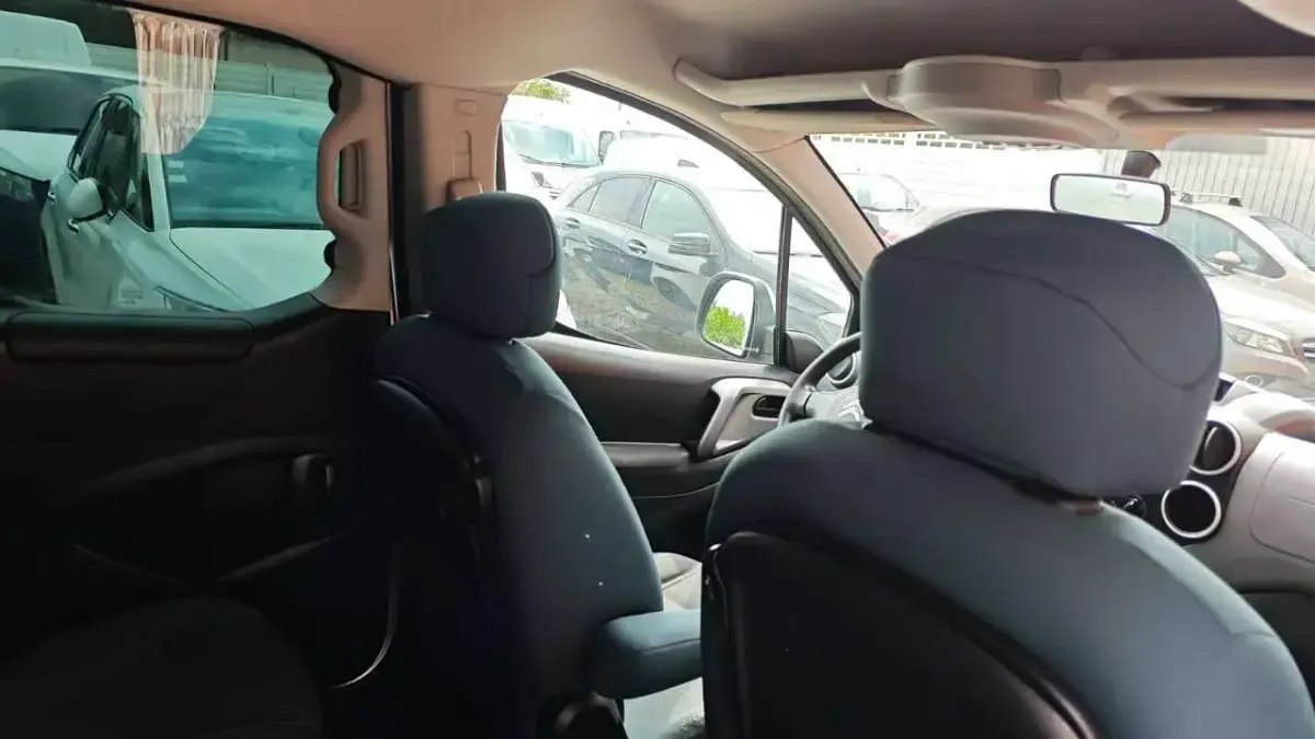 Usata Citroën Berlingo 99 CV (72 kW) 2017 Grigio Monovolume