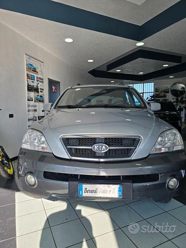 Usata Kia Sorento Active 140 CV (102 kW) 2005 Grigio SUV