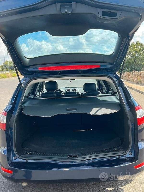 Usata Ford Mondeo 145 CV (106 kW) 2010 Blu Station wagon