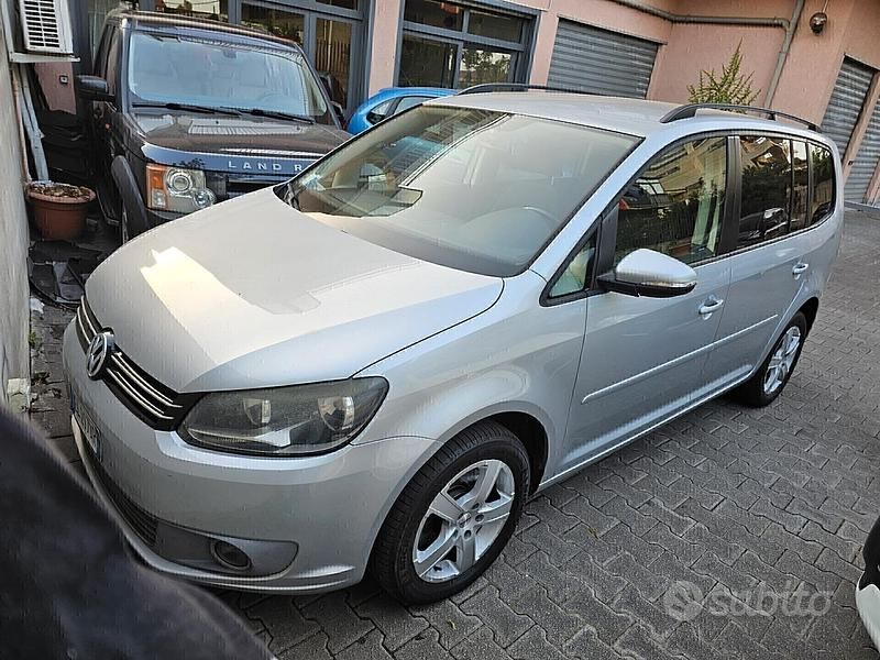 Grigio Usata 2012 VW Touran Comfortline Monovolume | 6900 € (Cara) - Immagine 1/4
