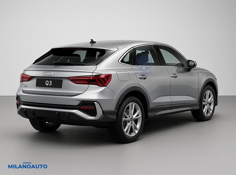 Usata Audi Q3 Sportback S-Line 200 CV (147 kW) 2023 Argento SUV