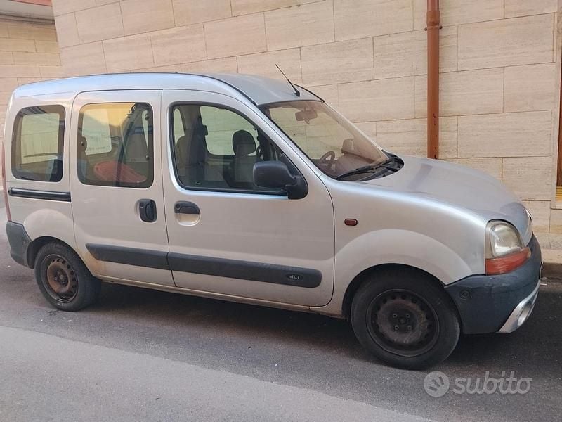 Usata Renault Kangoo 82 CV (60 kW) 2002 Monovolume