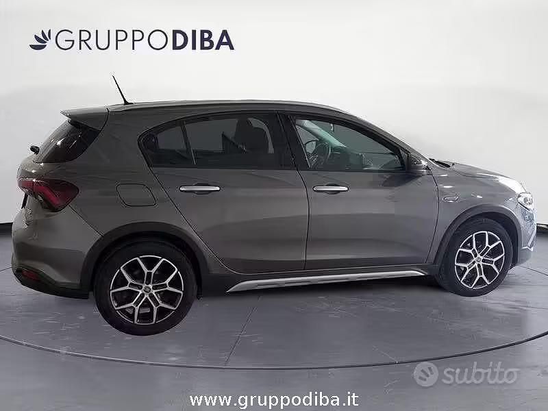 Usata Fiat Tipo Cross 131 CV (96 kW) 2021 Grigio Berlina