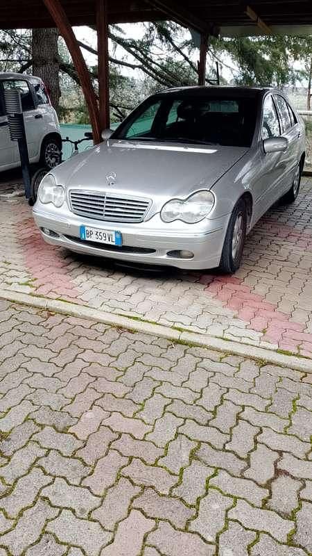Usata Mercedes C220 Avantgarde 143 CV (105 kW) 2001 Berlina
