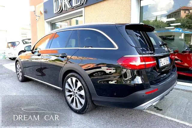 Usata Mercedes E350 258 CV (189 kW) 2018 Nero metallizzato Station wagon