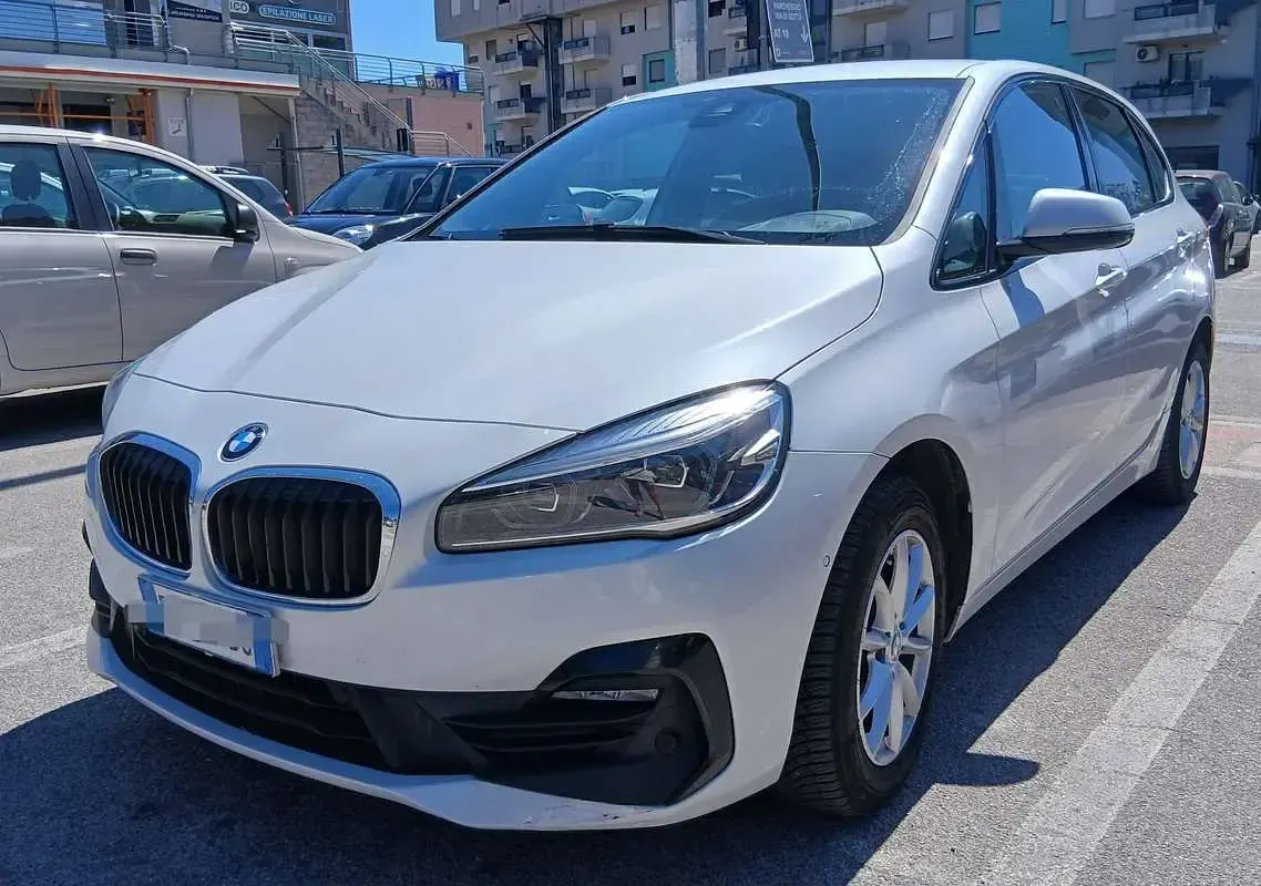 Usata BMW 216 Active Tourer Comfort Edition 116 CV (85 kW) 2019 Bianco Monovolume